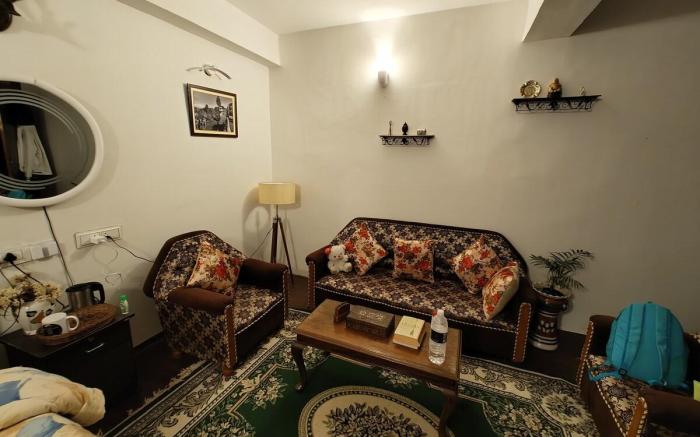 Quaint wood cottage 1 -Sherpa Khangba