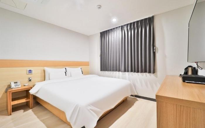 Jinhae 701 Hotel