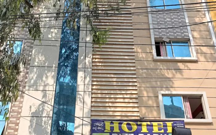 Townhouse Oak MGBS Station Hyderabad