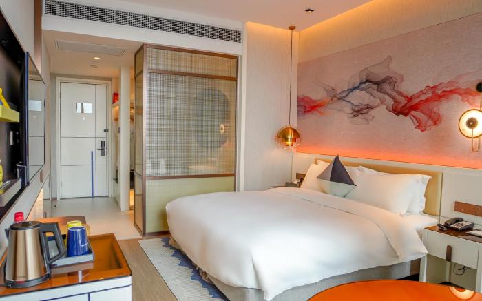 Golden Tulip Hotel (Shanghai National Convention and Exhibition Center Store)