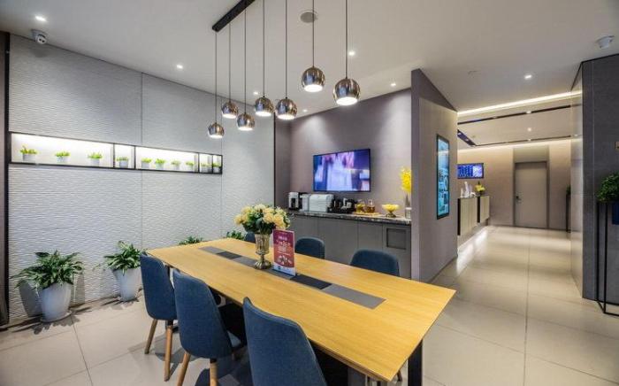 Home Inn Style Changsha Xindaxin Wuyi Square Metro Station