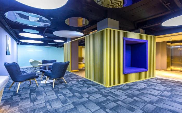 Zhishang Hotel (Beijing West Railway Station North Square Military Museum)