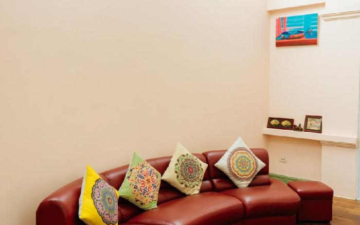The Rails - Family Room F03