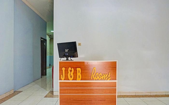 Dancenter J&b Rooms Tomang
