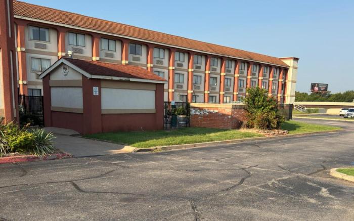 Coratel Inn & Suites by Jasper Santa Fe OKC