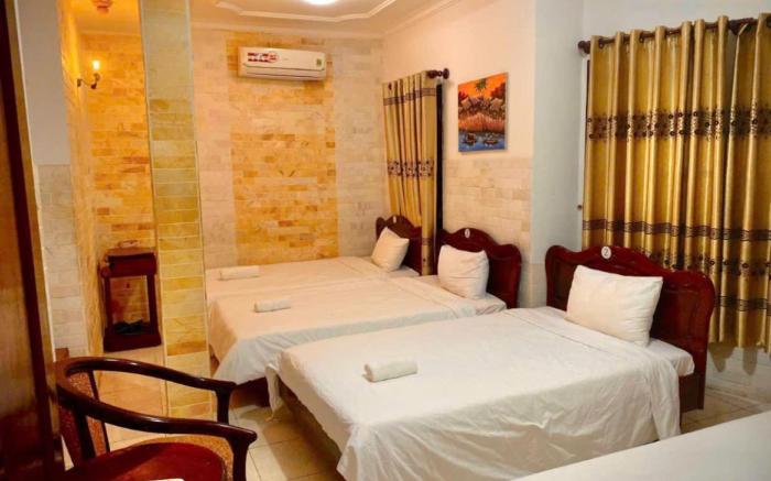 DK’s Backpacker Hotel