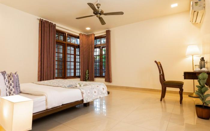 Nirvana: Luxurious Pool & Garden Villa in Vasai