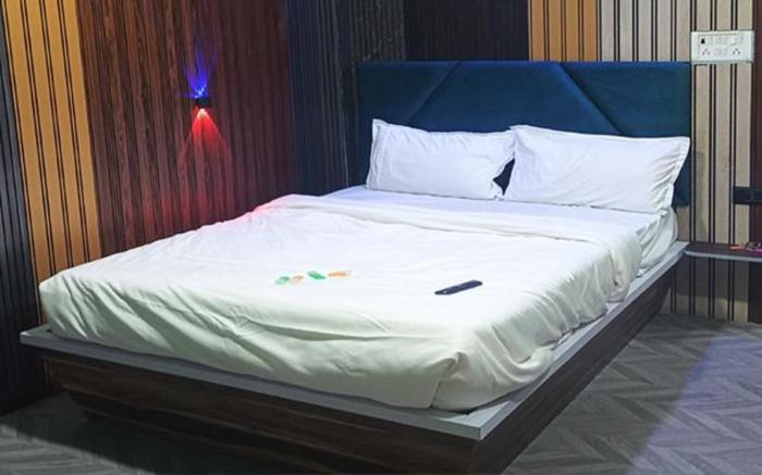 FabExpress Arya Baner