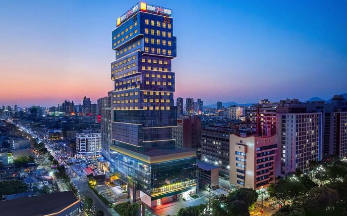 Quanzhou Fengze Puxi Wanda Plaza Yishang PLUS Hotel