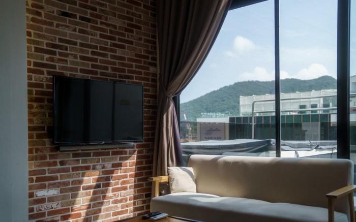 Yeosu Gite Hostel (Near Romantic Pocha)