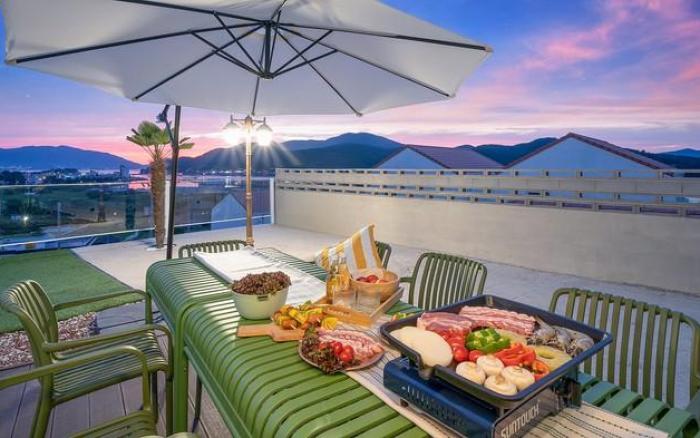 Chilwol Kids Pool Villa Namhae Geumsong Branch