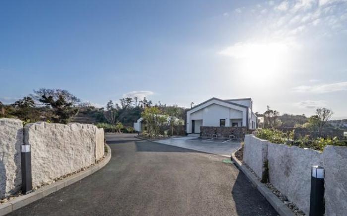 Gobajin In Dokchae Hot Spring Pool Villa