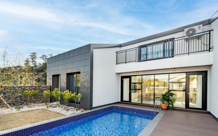 Gobajin In Dokchae Hot Spring Pool Villa