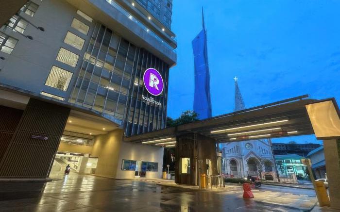 The Robertson Residences Free Gym & Pool