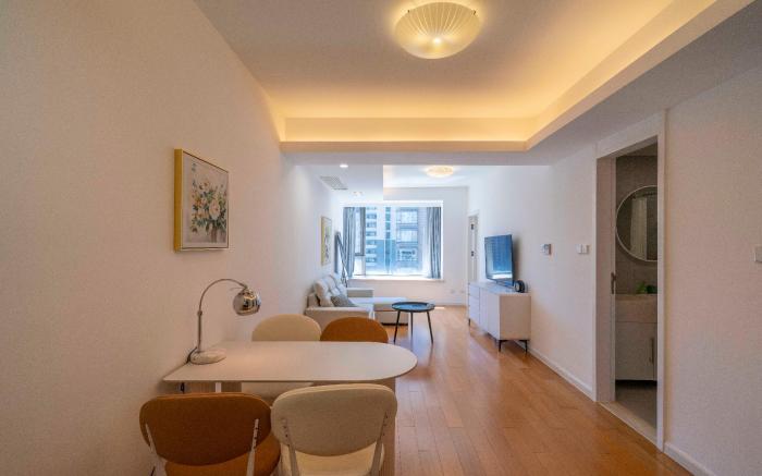 Xujiahui City Center 63sqm 1BR Apt Near Metro