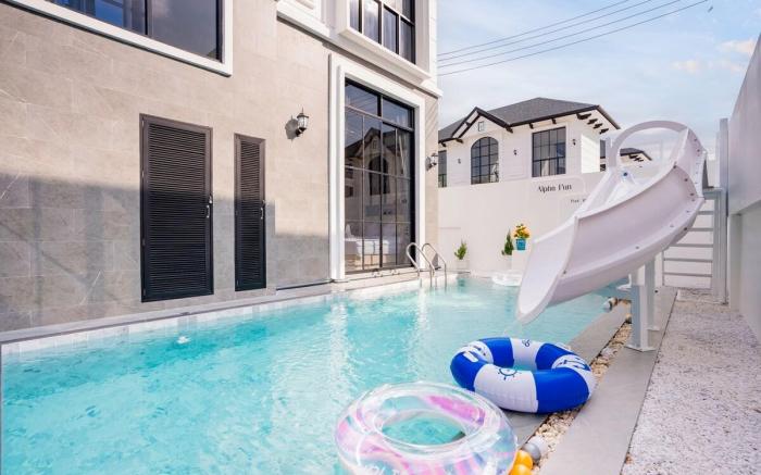 Alpha Fun Pool Villa
