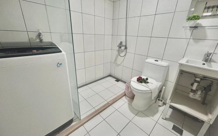 Wuchang Twin Room/Elevator