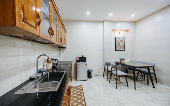 Newhouse|4 bed 5 bath|OldQuarterCenter|NearMarket.