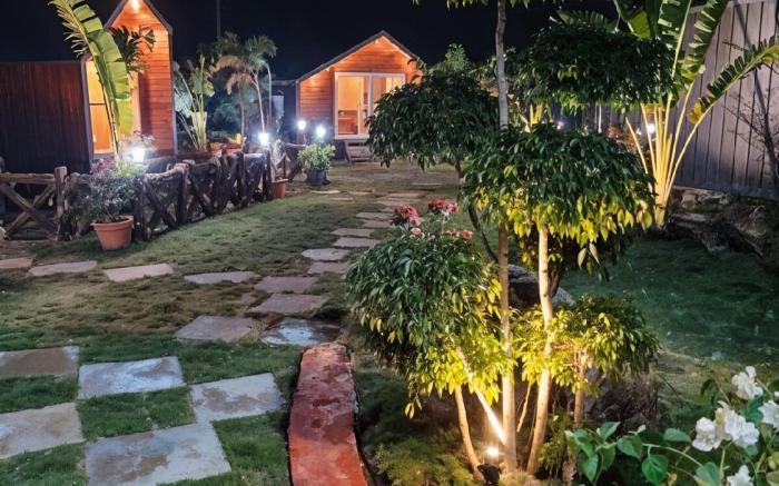 Oakridge Cottages 5BR with Pool by Homeyhuts
