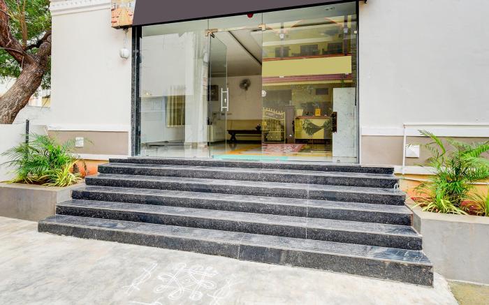 FabHotel Pushpa Grand
