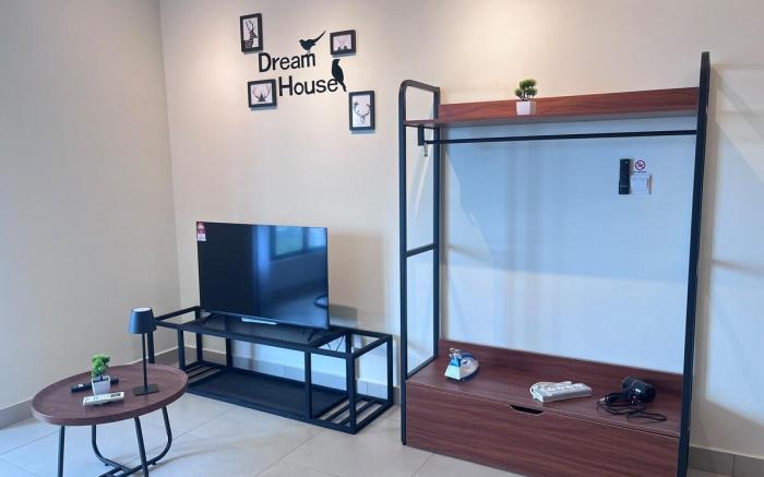 Near MMU UOC | Couple 2pax Studio | Modern Home