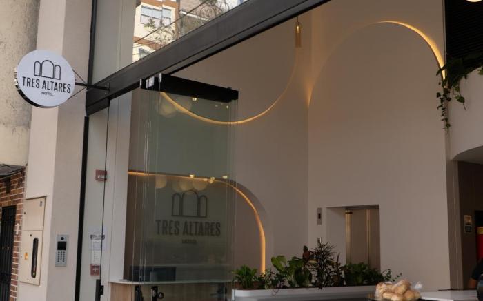 HOTEL TRES ALTARES