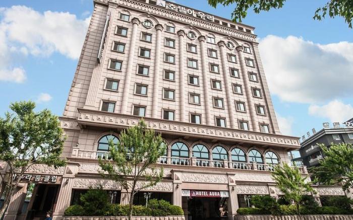 Aura Hotel
