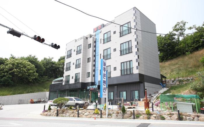 Samcheok Neulpureun Pension