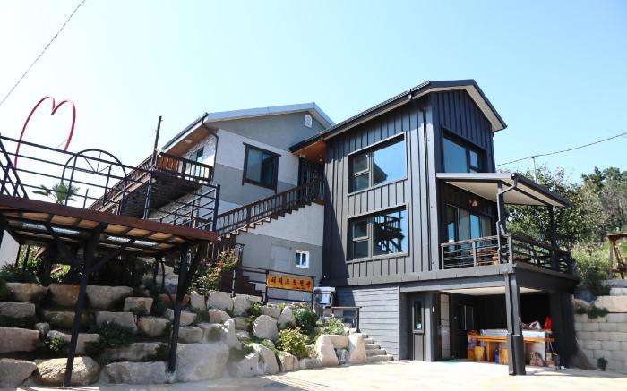 Gyeongju Happy Dream Pension