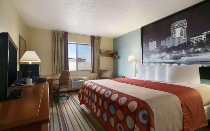 Super 8 By Wyndham Park City/North Wichita Area