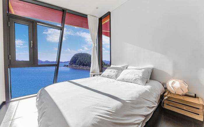Namhae Pumda Pool villa Pension