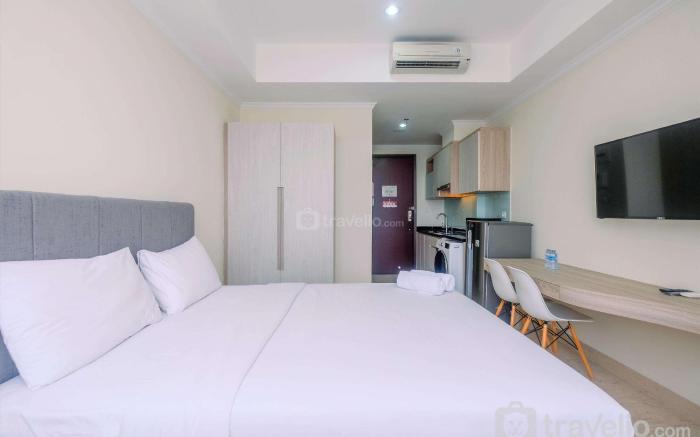 Warm Studio at Menteng Park Apartment By Travelio