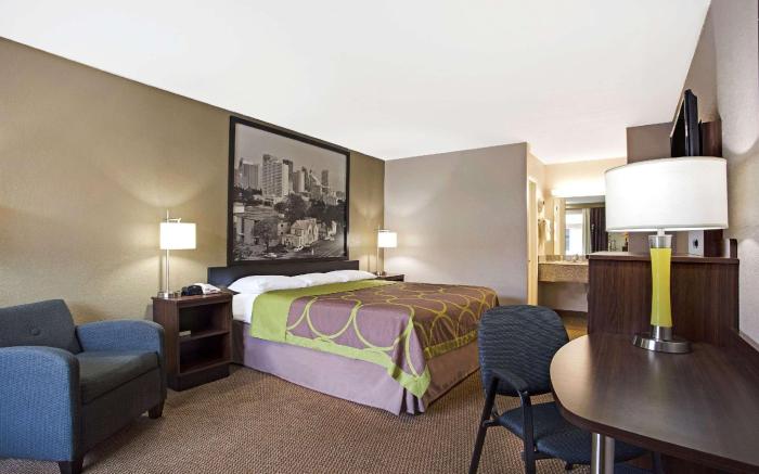 Super 8 By Wyndham Oklahoma/Frontier City