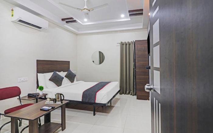 Collection O White House Near KIMS Kondapur