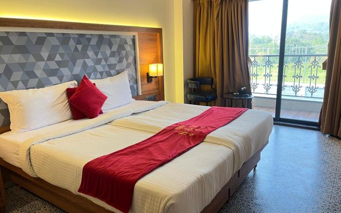 THE SAROJA GRAND VILLA  RESORTS