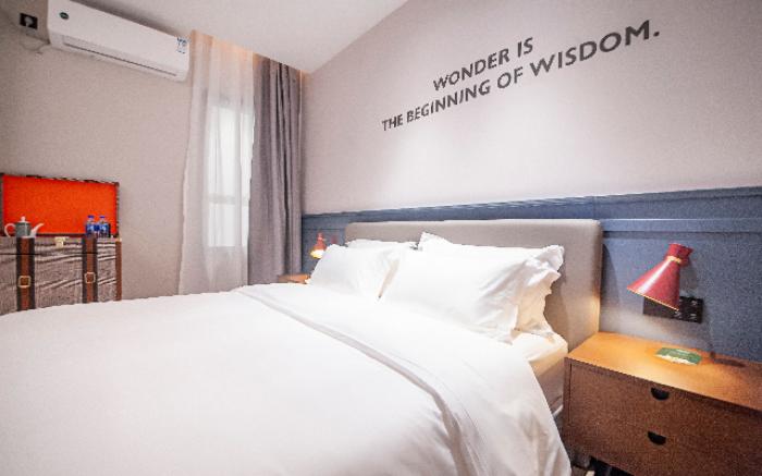 City Comfort Premier Hotel Liuzhou Wuxing Pedestrian Street Jinggu Building