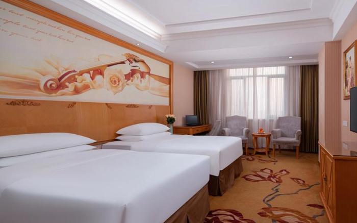 Vienna Hotel Guangdong Shantou South Bus Station