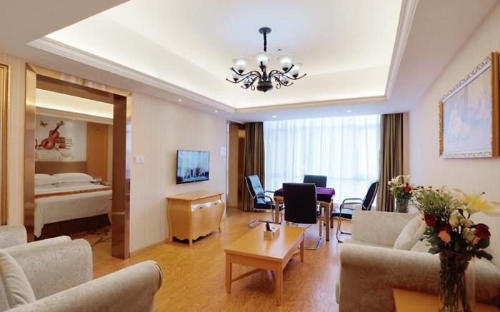 Vienna Hotel Hunan Yongzhou Lengshuitan District Government Square