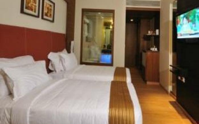 Hotel JM Four