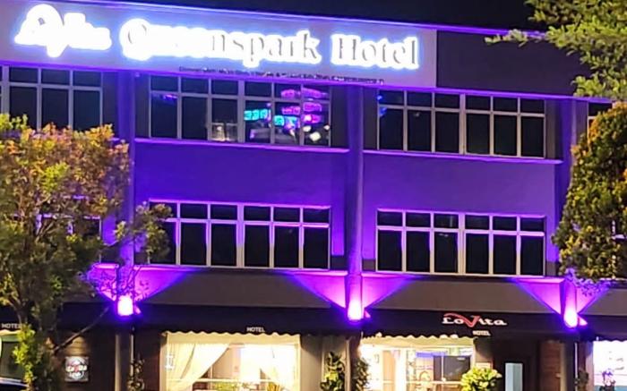 Queenspark Lovita Hotel