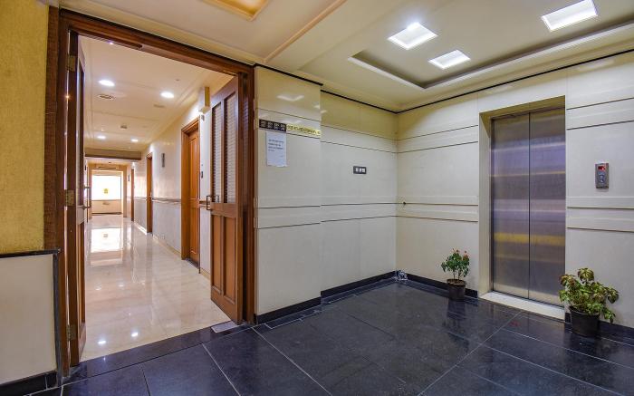 FabHotel SR Wakad - Nr. Mall of Millenium