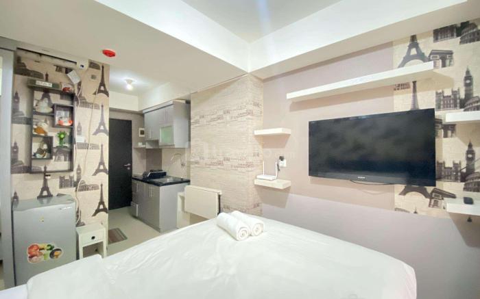 Studio Furnished at Grand Asia Afrika By Travelio