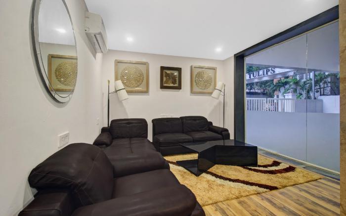 Super Townhouse OAK Hitec City Near Image Hospital