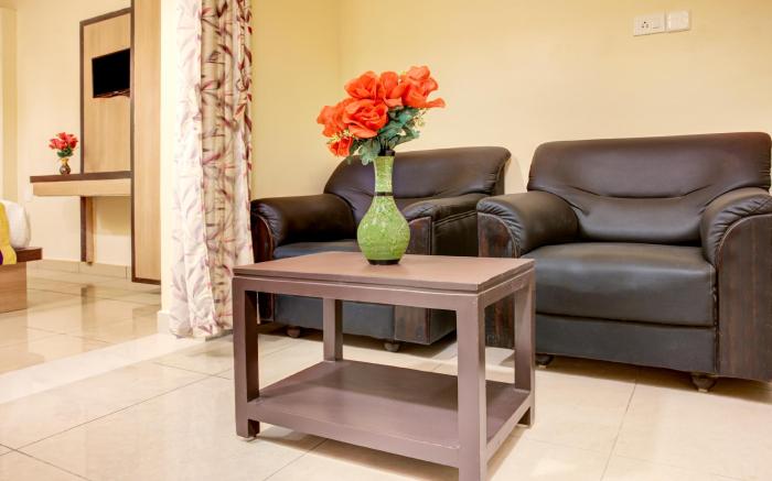 Treebo Golden Inn, 700 Mtrs From Promenade Beach