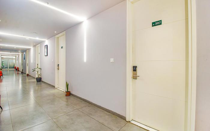 FabHotel SSR Fern Suites - 100M from GSM Mall Madeenaguda