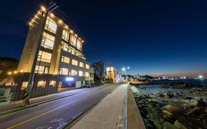 Goodstay stayhue pension top floor wide ocean view