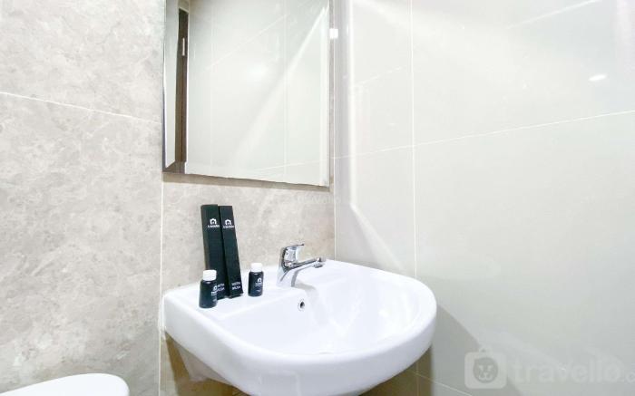 Cozy Living @ Studio Transpark Cibubur By Travelio