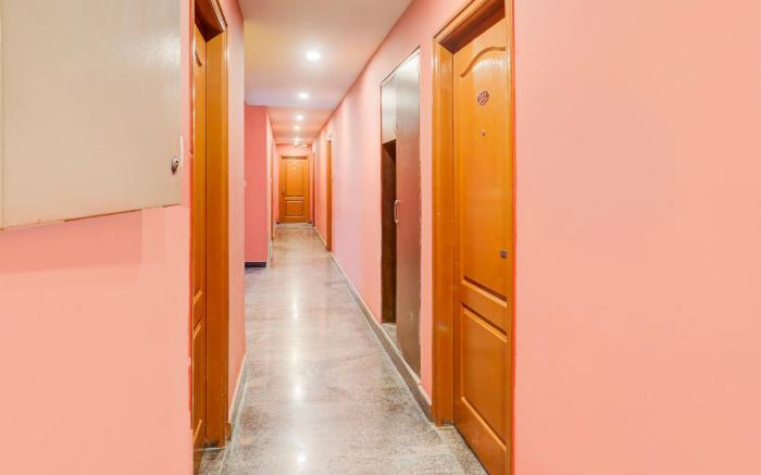 Super Hotel O Karakambadi Near Alipiri formerly BVN Grand