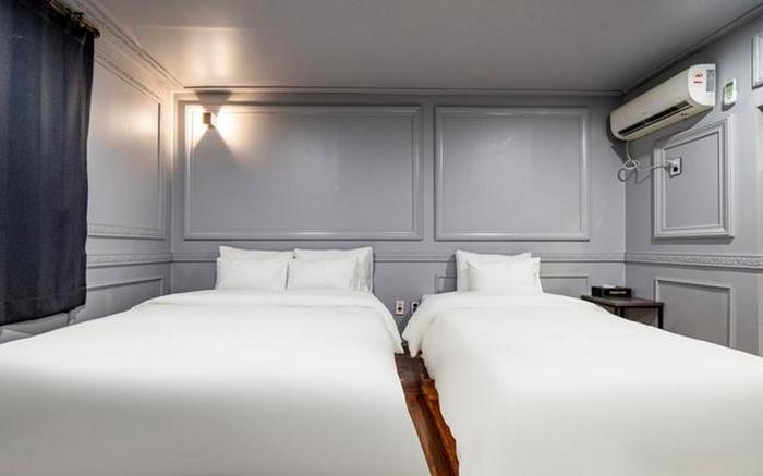 Gimpo Petite Hotel