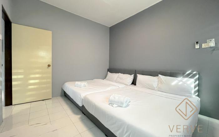 Taman Saikat IPOH  Happy Suites by Verve (12pax)